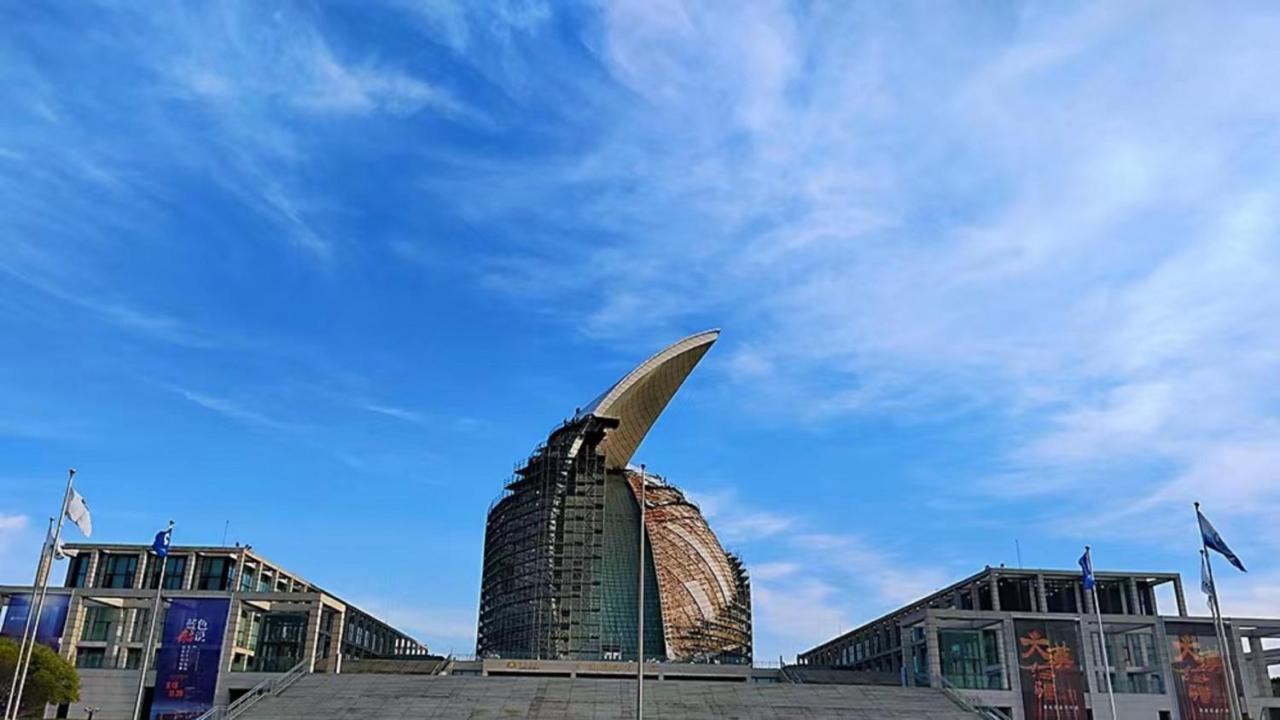 Holiday Inn Shanghai Dishui Lake By Ihg Nanhui Buitenkant foto